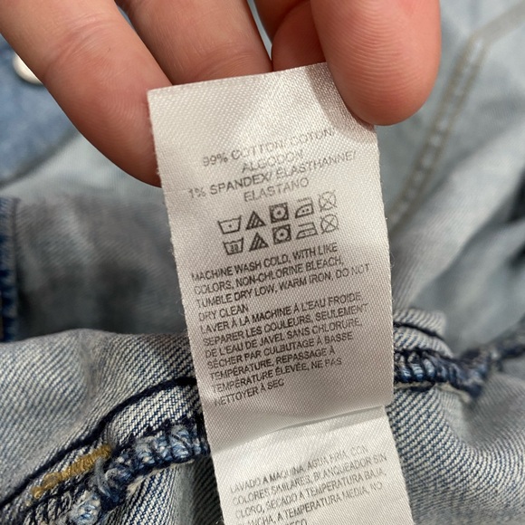 Lucky Brand Classic Jean Jacket in Blue Wash Denim Distressed Style Size Small - Picture 8 of 13